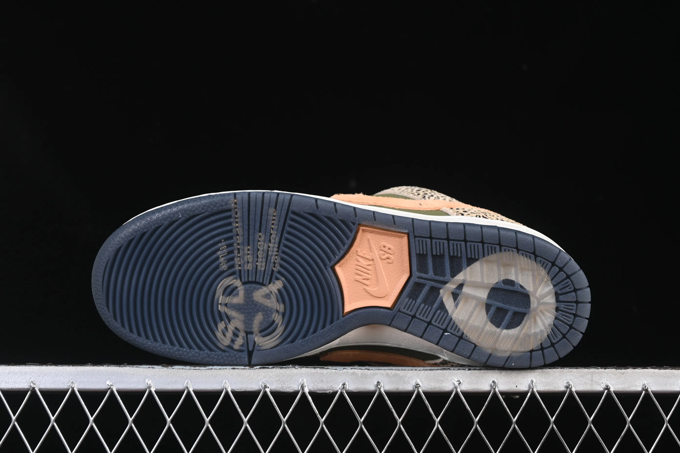 All Categories Nk SB Dunk Series Nk SB Dunk Low low-top sneakers Arts-Rec Skateshop x Nike SB Dunk Low Pro joint model low-top casual sneakers IH3211-200